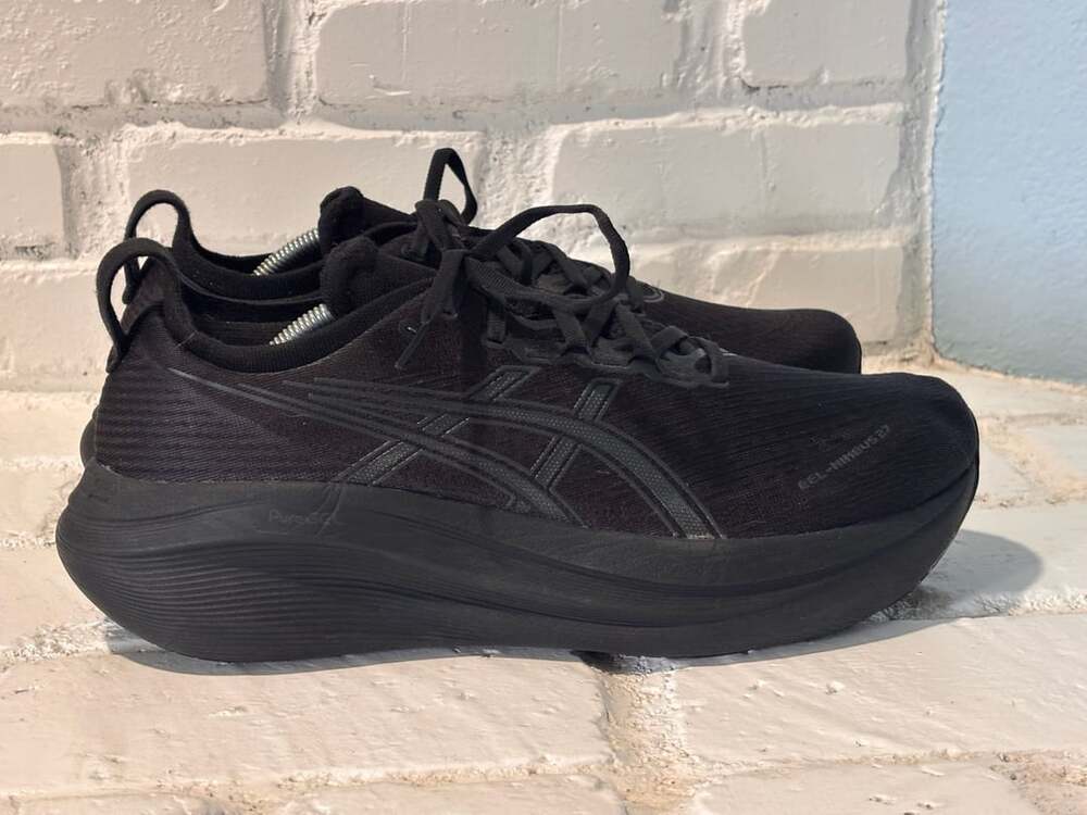 ASICS Gel-Nimbus 27 Running Shoes, Mens size 11.5, Triple Black